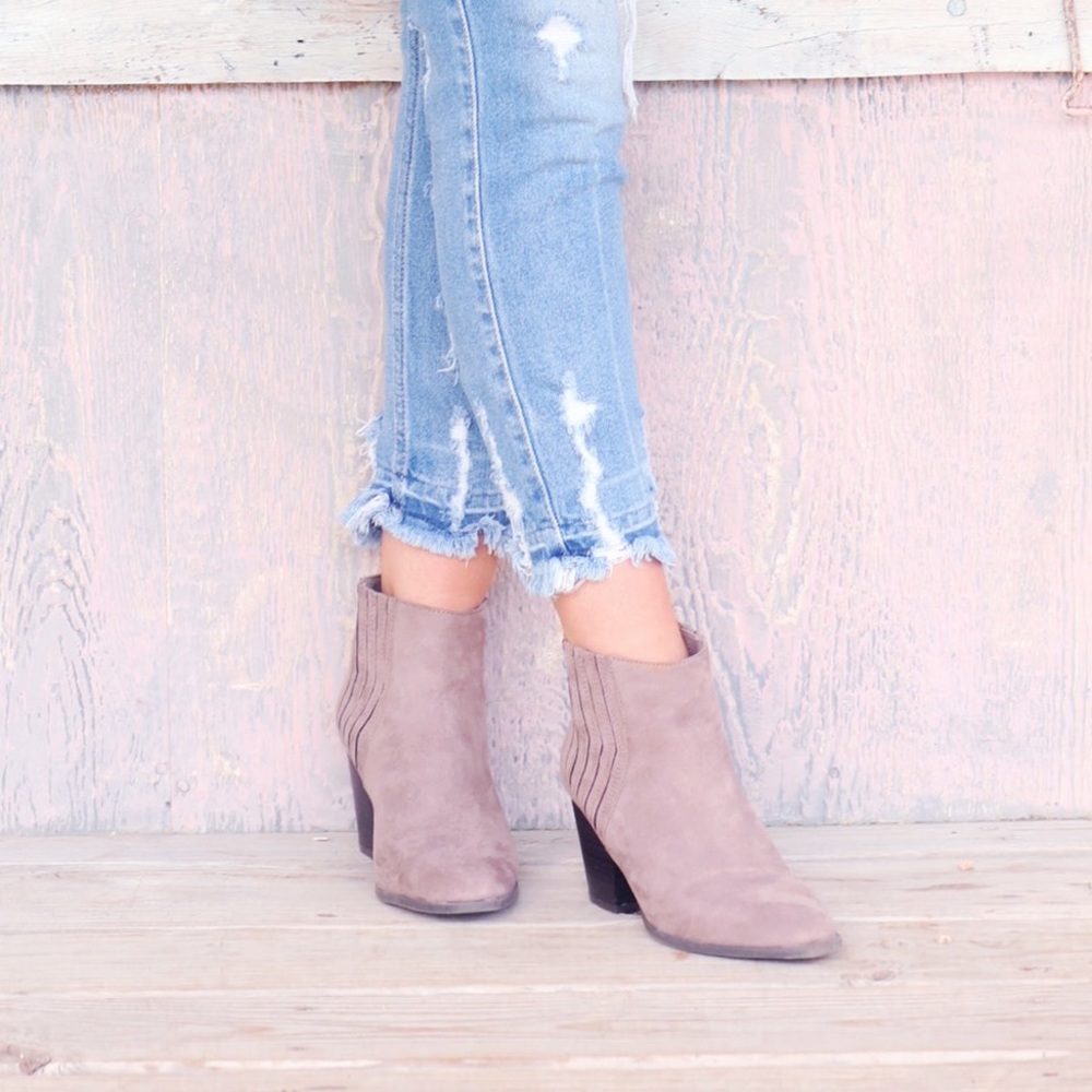 Qupid suede grey booties